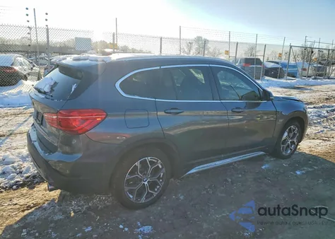 2021 BMW X1 xDrive28I z USA, uszkodzony, nr VIN WBXJG9C06M5T64550